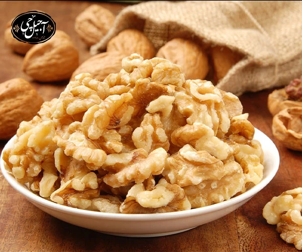 خرید گردو با کیفیت تضمینی از آجیل سرای آجیل چی