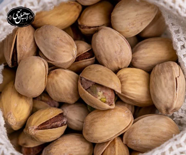 بستهبندی کادویی پسته فندقی ازآجیل فروشی آجیل چی مشهد