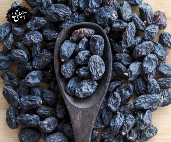 بسته بندی مویز توسط فروشگاه اینترنتی آجیل چی